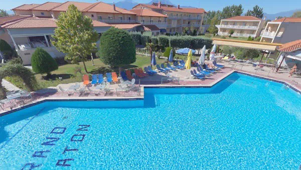 Незабравима Лятна Почивка в Grand Platon Hotel 4*, Паралия Катерини! 7 нощувки на база All Inclusive + басейн, шезлонг и чадър + автобусен транспорт