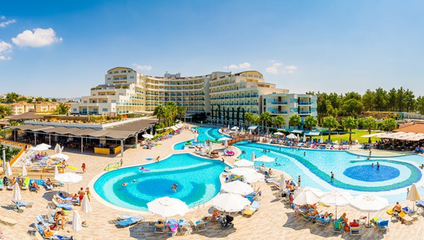 	Луксозна почивка в Кушадасъ! 5 Ultra All Inclusive нощувки в Sealight Resort Hotel 5* + басейни и СПА + Безплатно за дете до 13 г., от Глобус Холидейс