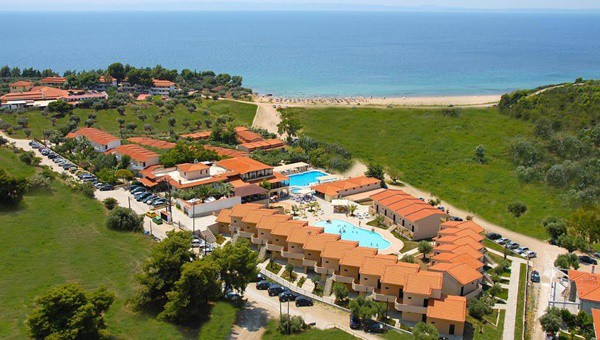 	На море на първа линия в Халкидики, Ситония! 5 All Inclusive нощувки във Village Mare Hotel 4*, със собствен транспорт, от Солвекс